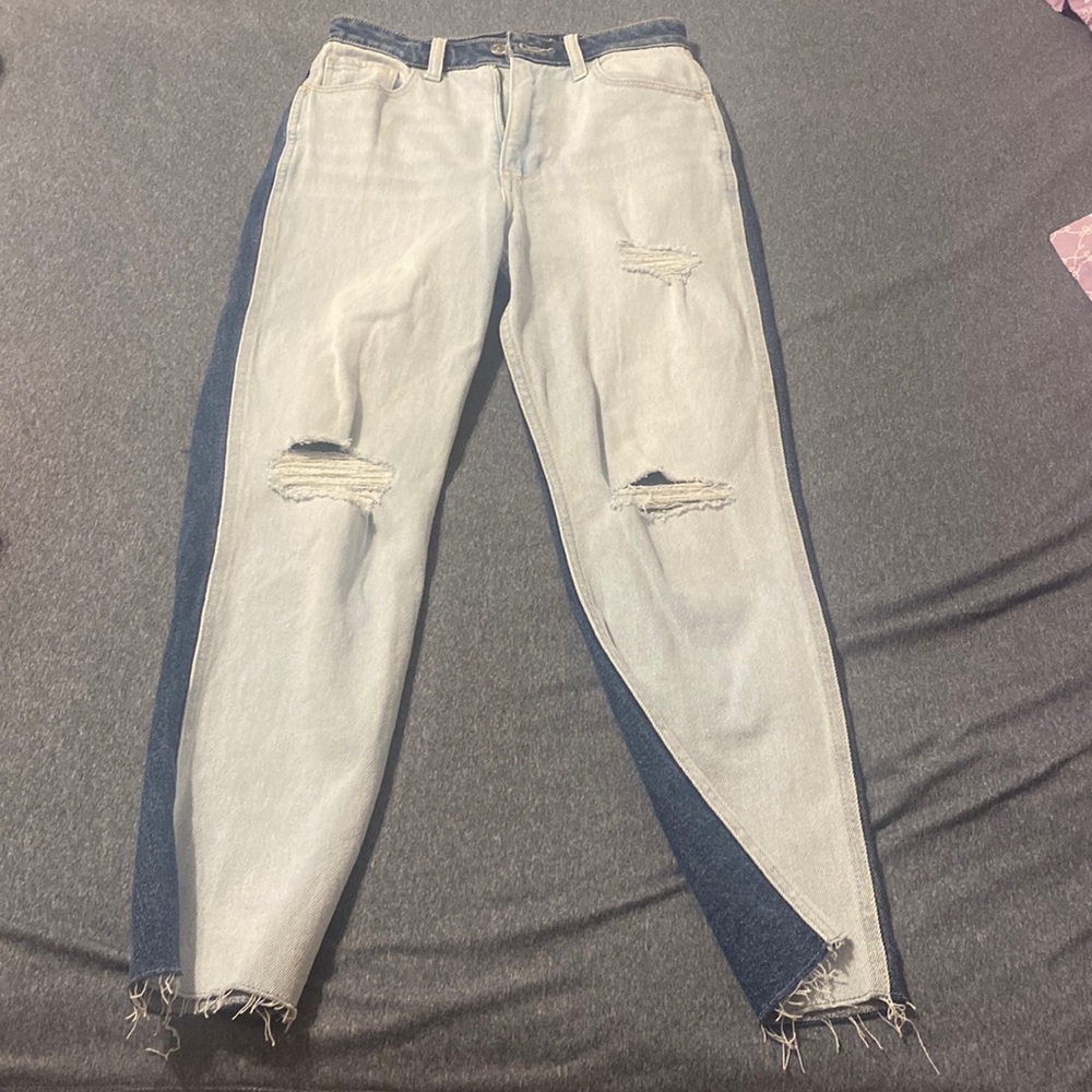 Hollister Ultra High Rise Mom Jeans